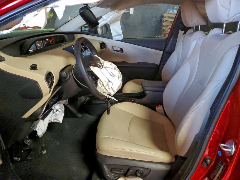 Фото 7 - TOYOTA PRIUS