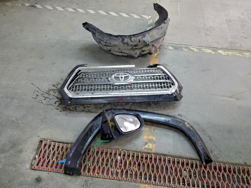 Фото 12 - TOYOTA TACOMA