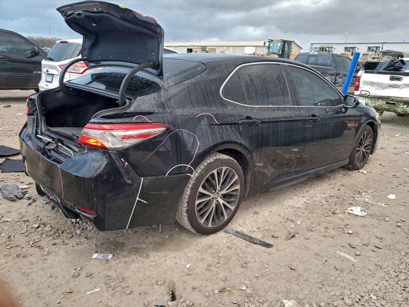 Фото 3 - TOYOTA CAMRY