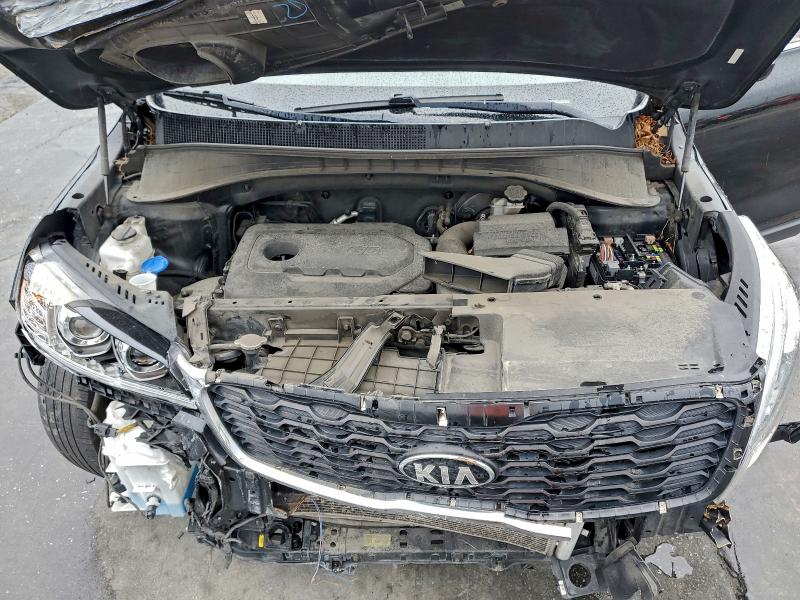 Фото 12 - KIA SORENTO