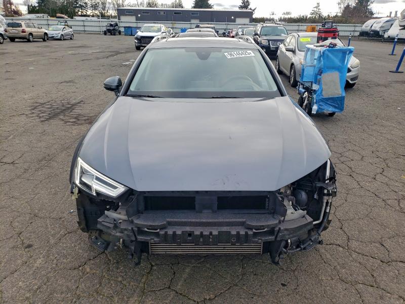 Фото 5 - AUDI A4