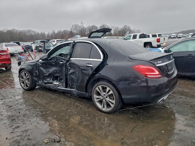 Фото 2 - MERCEDES-BENZ C-CLASS