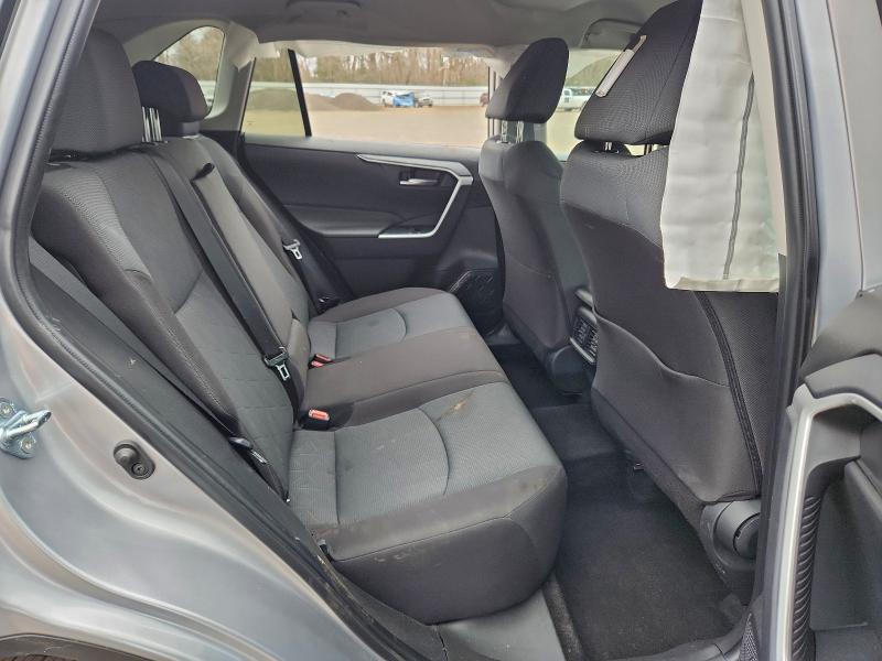 Фото 11 - TOYOTA RAV4