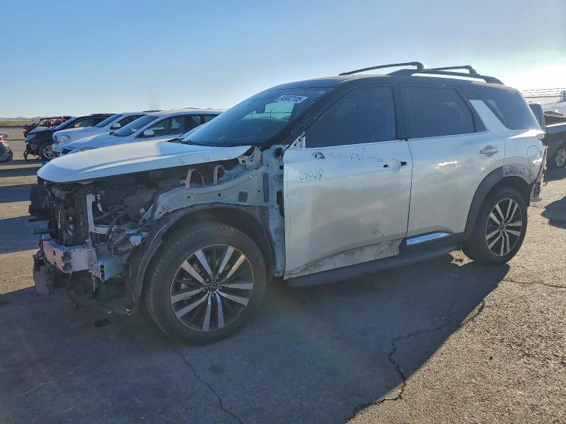 Фото 1 - NISSAN PATHFINDER