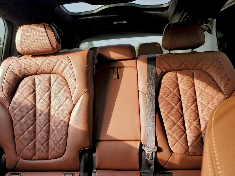 Фото 10 - BMW X7