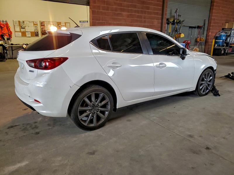 Фото 3 - MAZDA 3