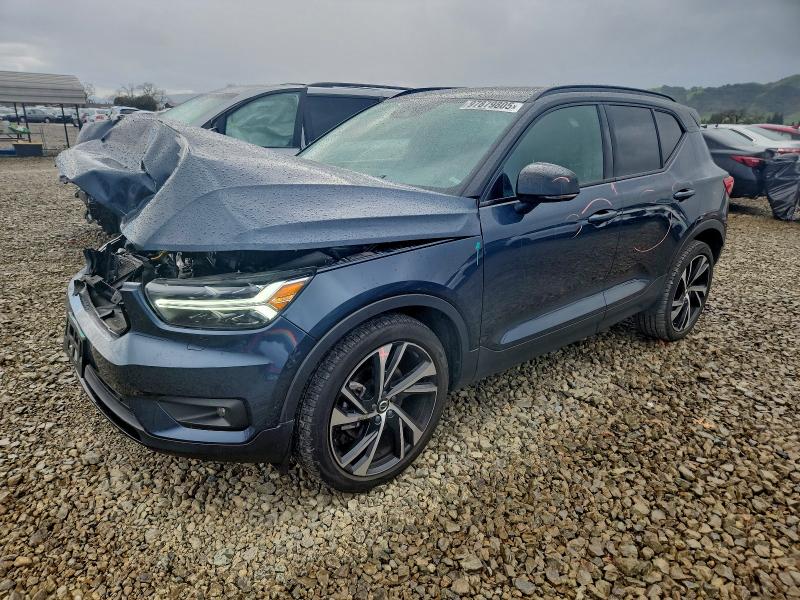 Фото 1 - VOLVO XC40