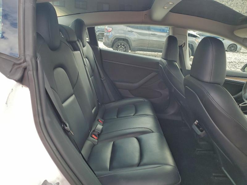 Фото 10 - TESLA MODEL 3