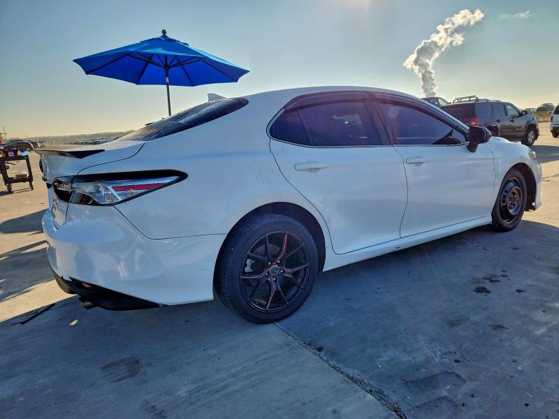 Фото 3 - TOYOTA CAMRY