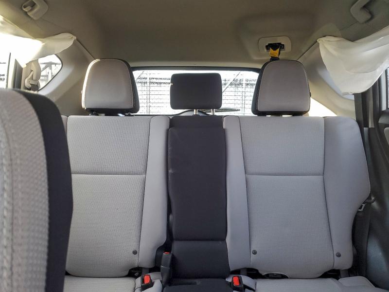 Фото 10 - TOYOTA RAV4