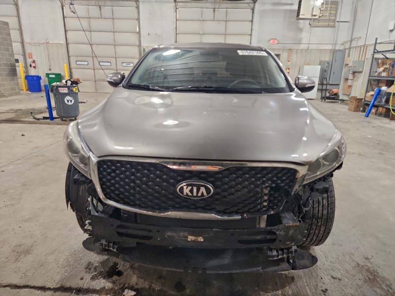 Фото 5 - KIA SORENTO
