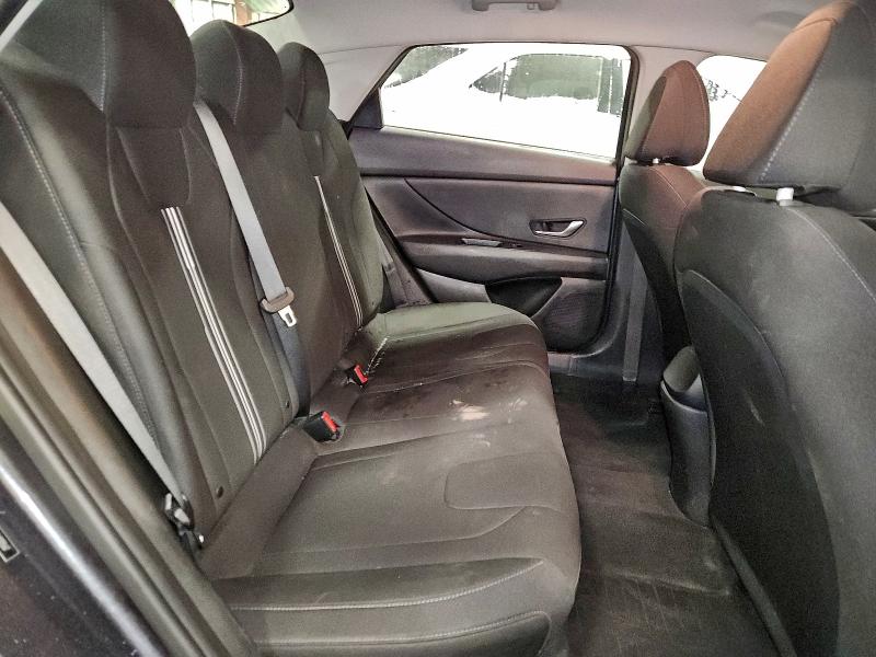 Фото 10 - HYUNDAI ELANTRA