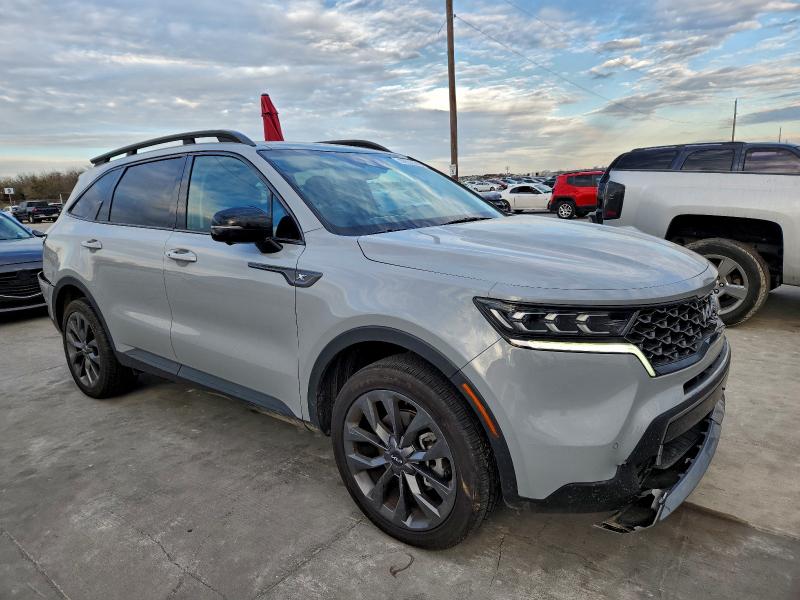 Фото 4 - KIA SORENTO