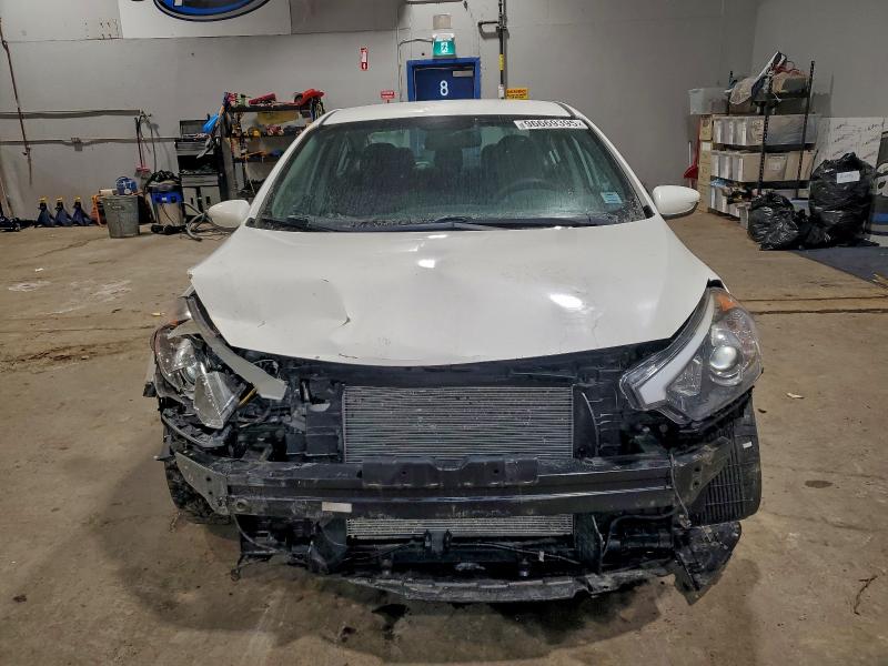 Фото 5 - KIA FORTE