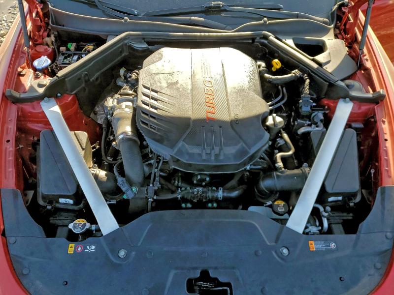 Фото 11 - KIA STINGER