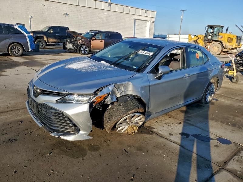 Фото 1 - TOYOTA CAMRY