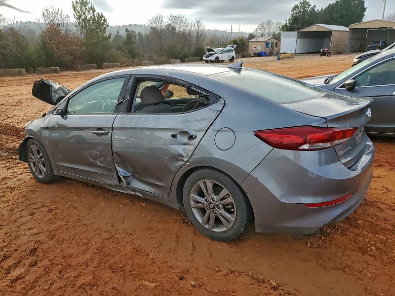 Фото 2 - HYUNDAI ELANTRA