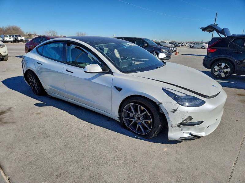 Фото 4 - TESLA MODEL 3