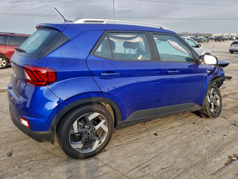 Фото 3 - HYUNDAI VENUE