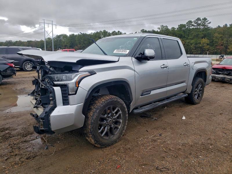 Фото 1 - TOYOTA TUNDRA