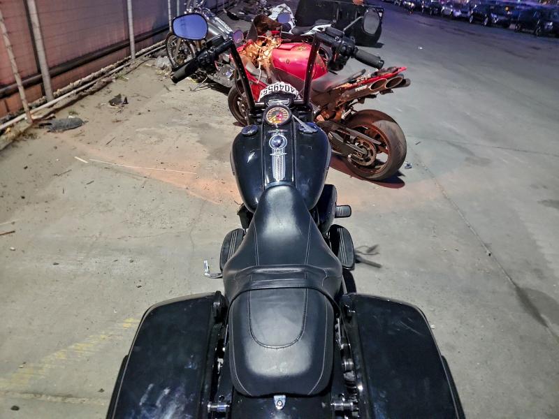 HARLEY-DAVIDSON FL 2018