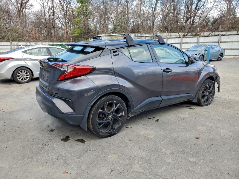 Фото 3 - TOYOTA C-HR