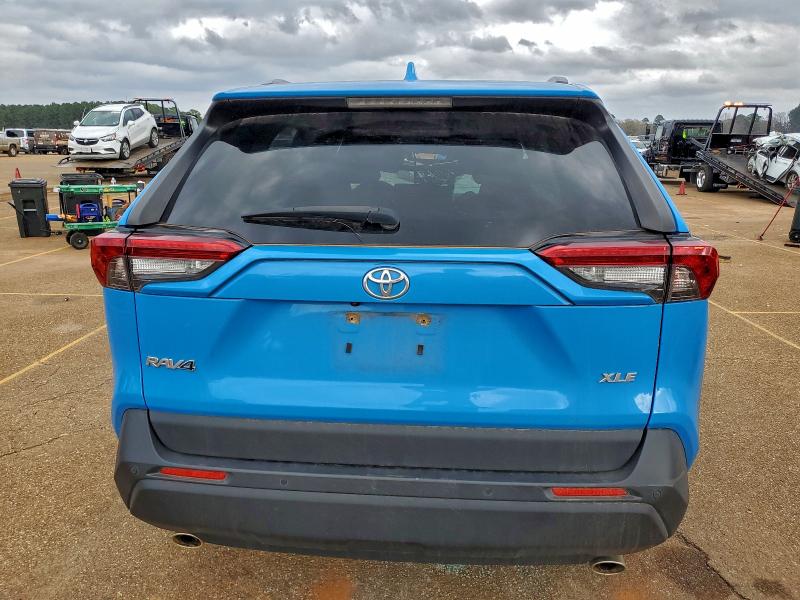 Фото 6 - TOYOTA RAV4