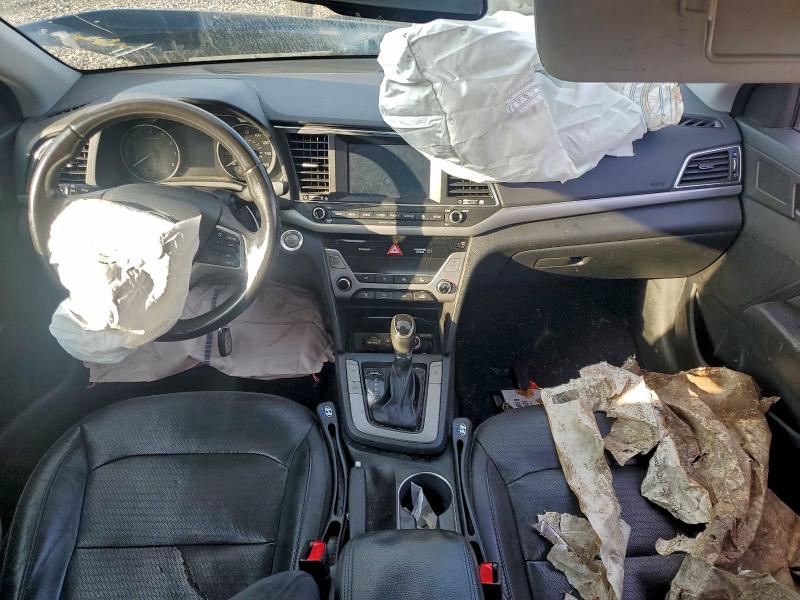 Фото 8 - HYUNDAI ELANTRA