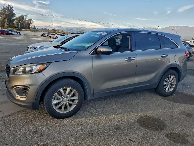 Фото 1 - KIA SORENTO