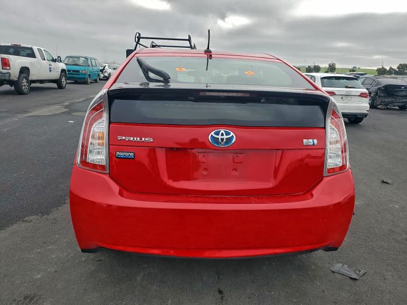 Фото 6 - TOYOTA PRIUS
