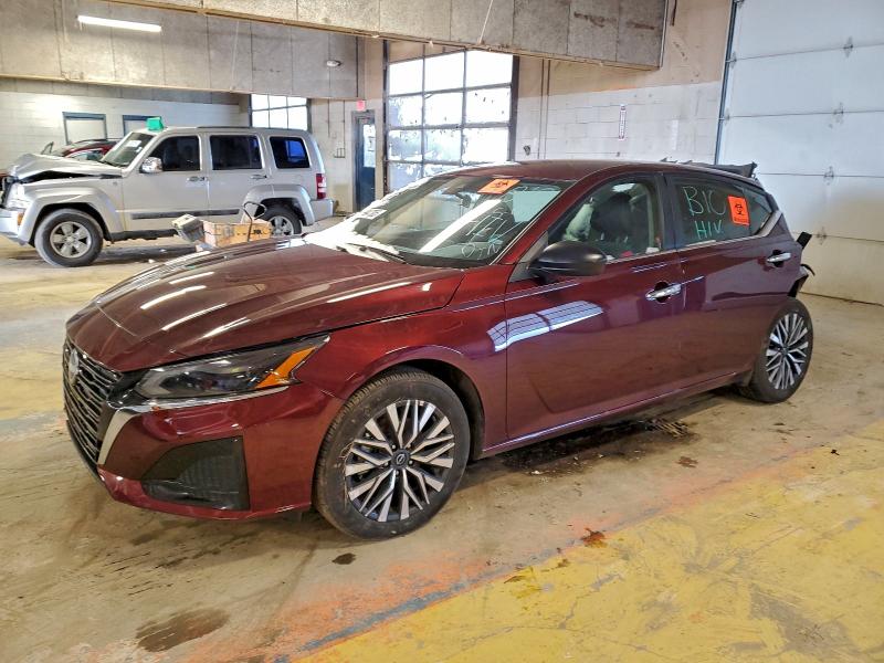 Фото 1 - NISSAN ALTIMA