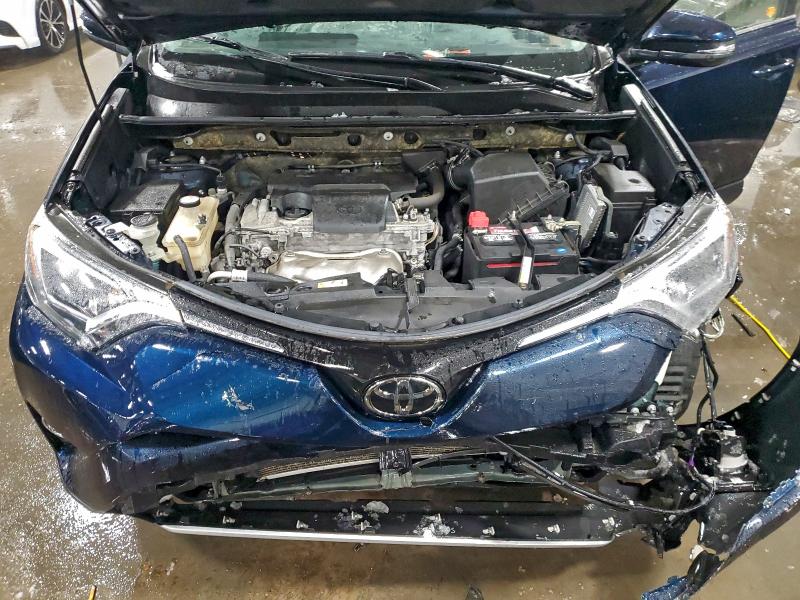 Фото 11 - TOYOTA RAV4