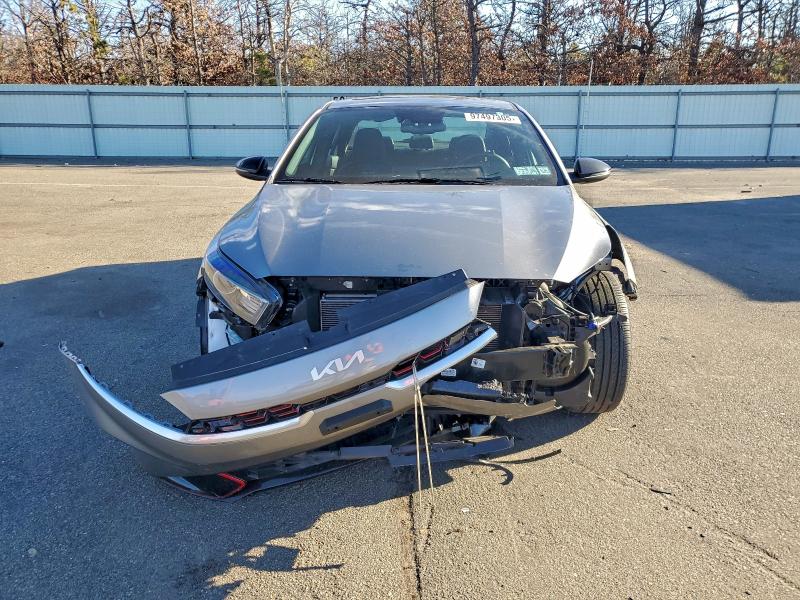 Фото 5 - KIA FORTE