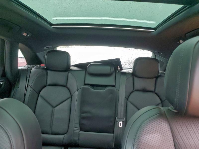 Фото 10 - PORSCHE MACAN