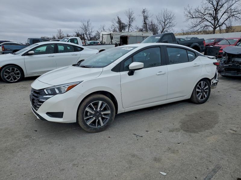 Фото 1 - NISSAN VERSA