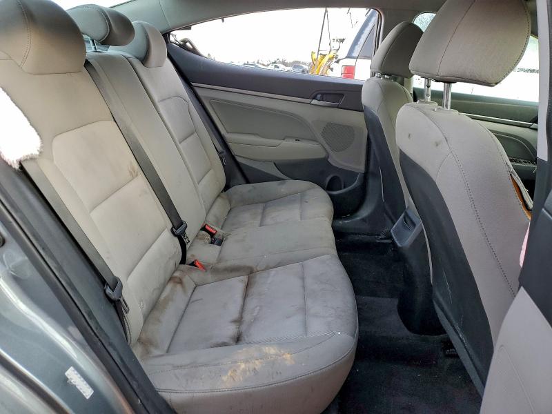 Фото 10 - HYUNDAI ELANTRA