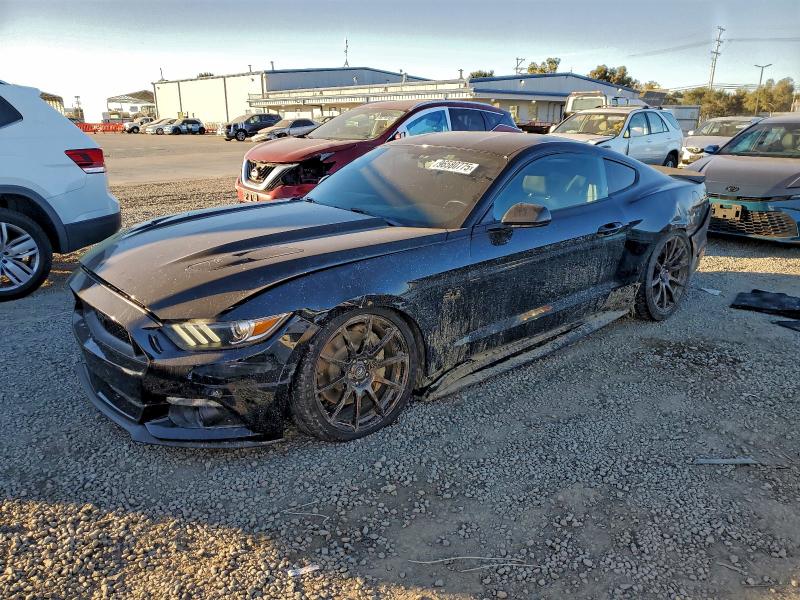 Фото 1 - FORD MUSTANG