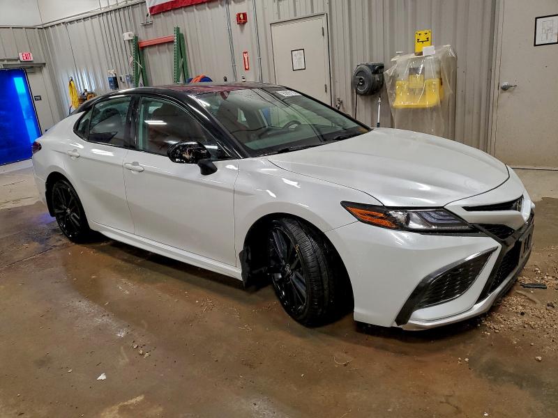 Фото 4 - TOYOTA CAMRY