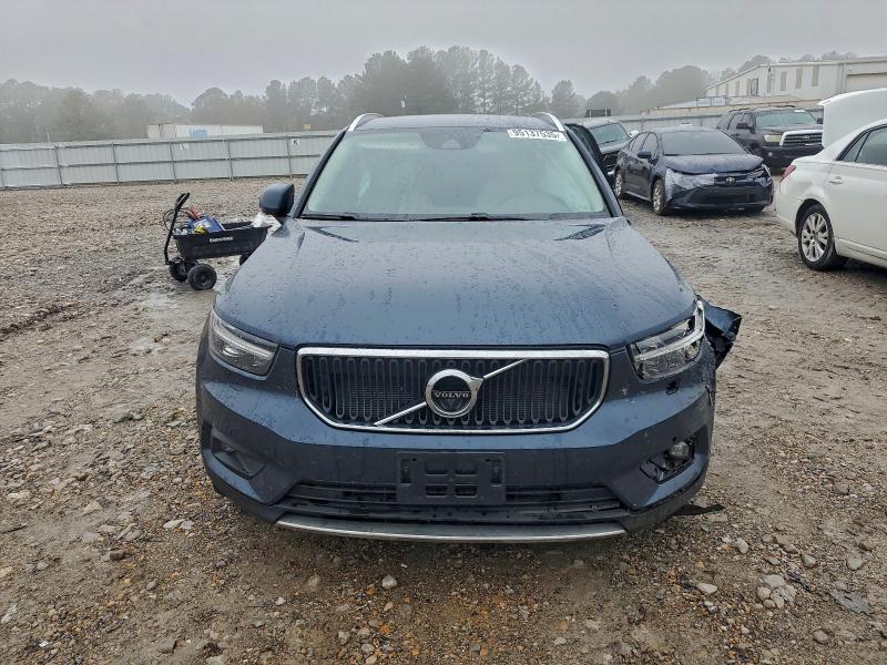 Фото 5 - VOLVO XC40