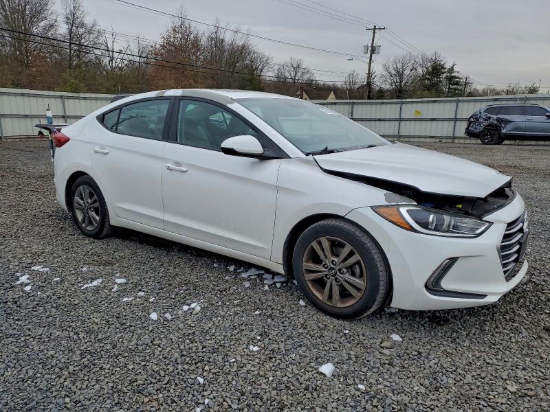 Фото 4 - HYUNDAI ELANTRA