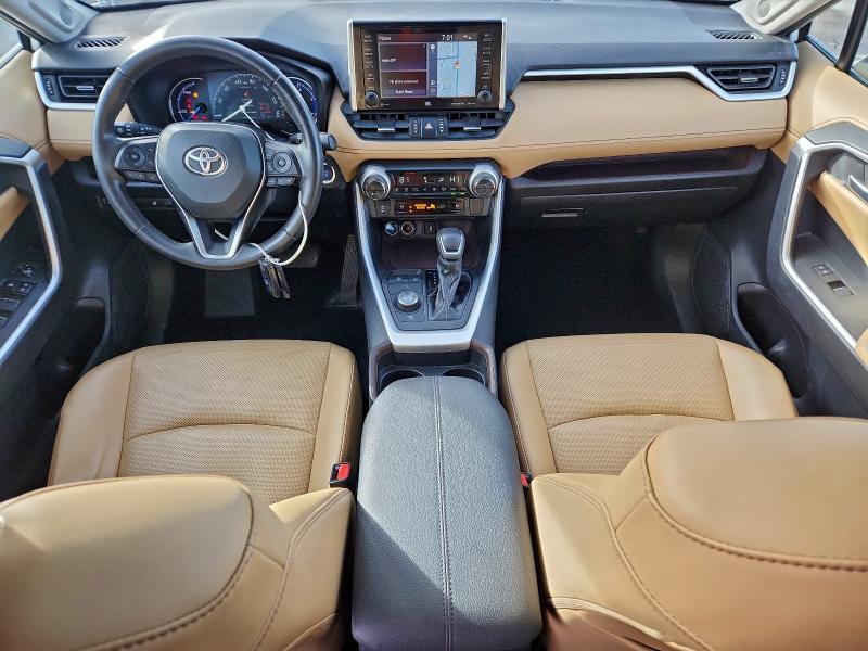 Фото 8 - TOYOTA RAV4