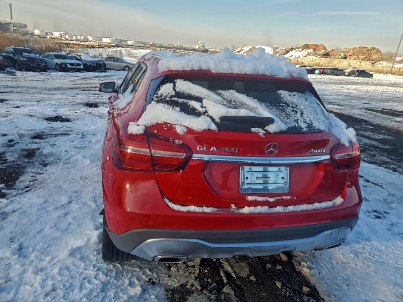 Фото 6 - MERCEDES-BENZ GLA-CLASS