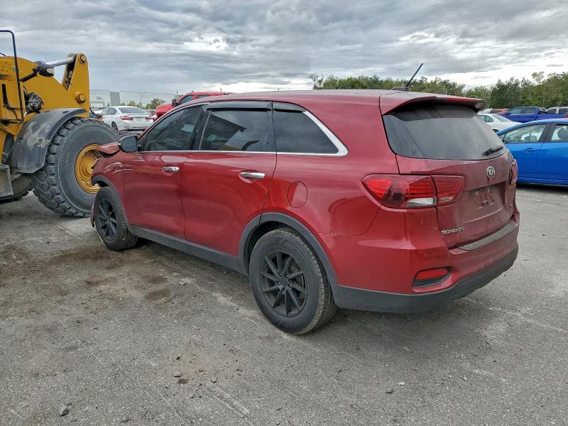 Фото 2 - KIA SORENTO