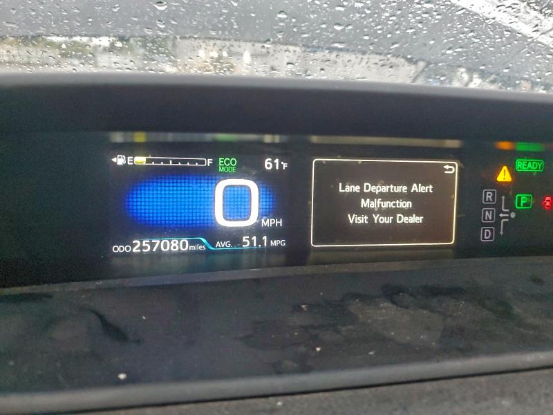 Фото 9 - TOYOTA PRIUS