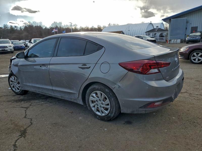 Фото 2 - HYUNDAI ELANTRA