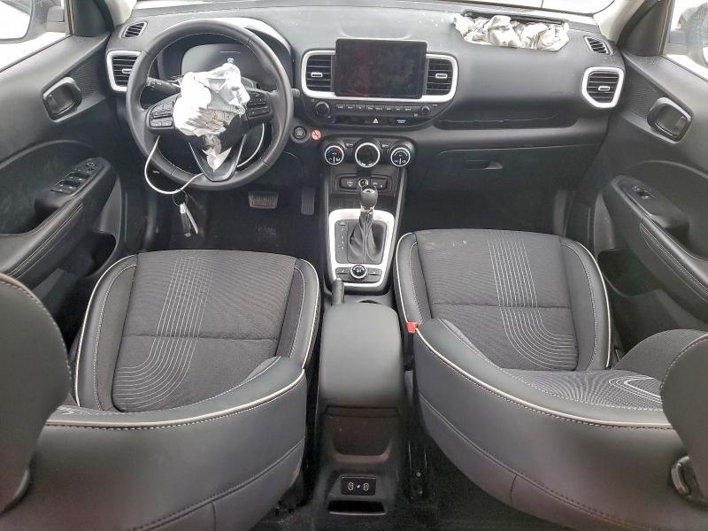 Фото 8 - HYUNDAI VENUE