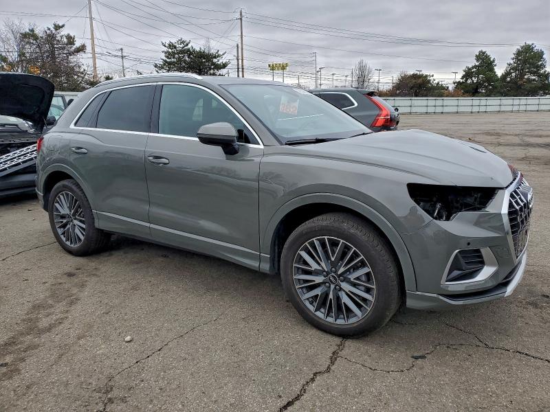 Фото 4 - AUDI Q3