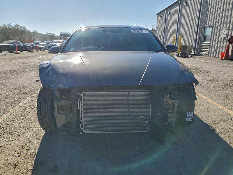 Фото 5 - HYUNDAI ELANTRA