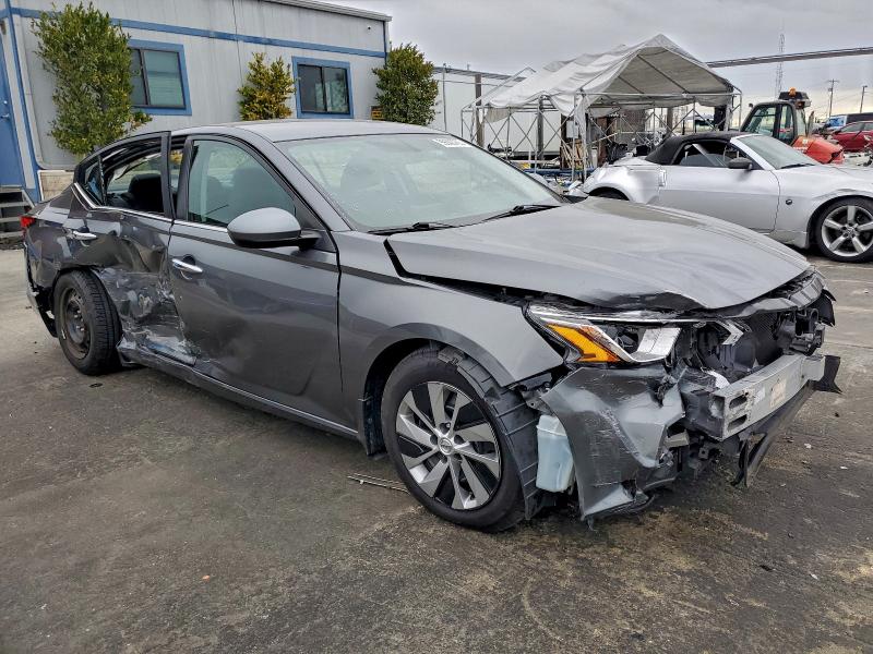 Фото 4 - NISSAN ALTIMA