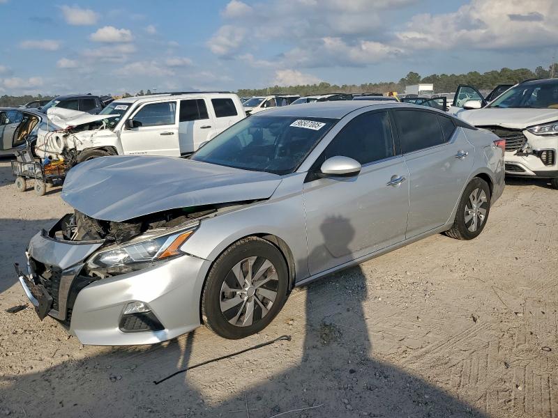 Фото 1 - NISSAN ALTIMA